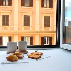 Pensión Joyful, Roma